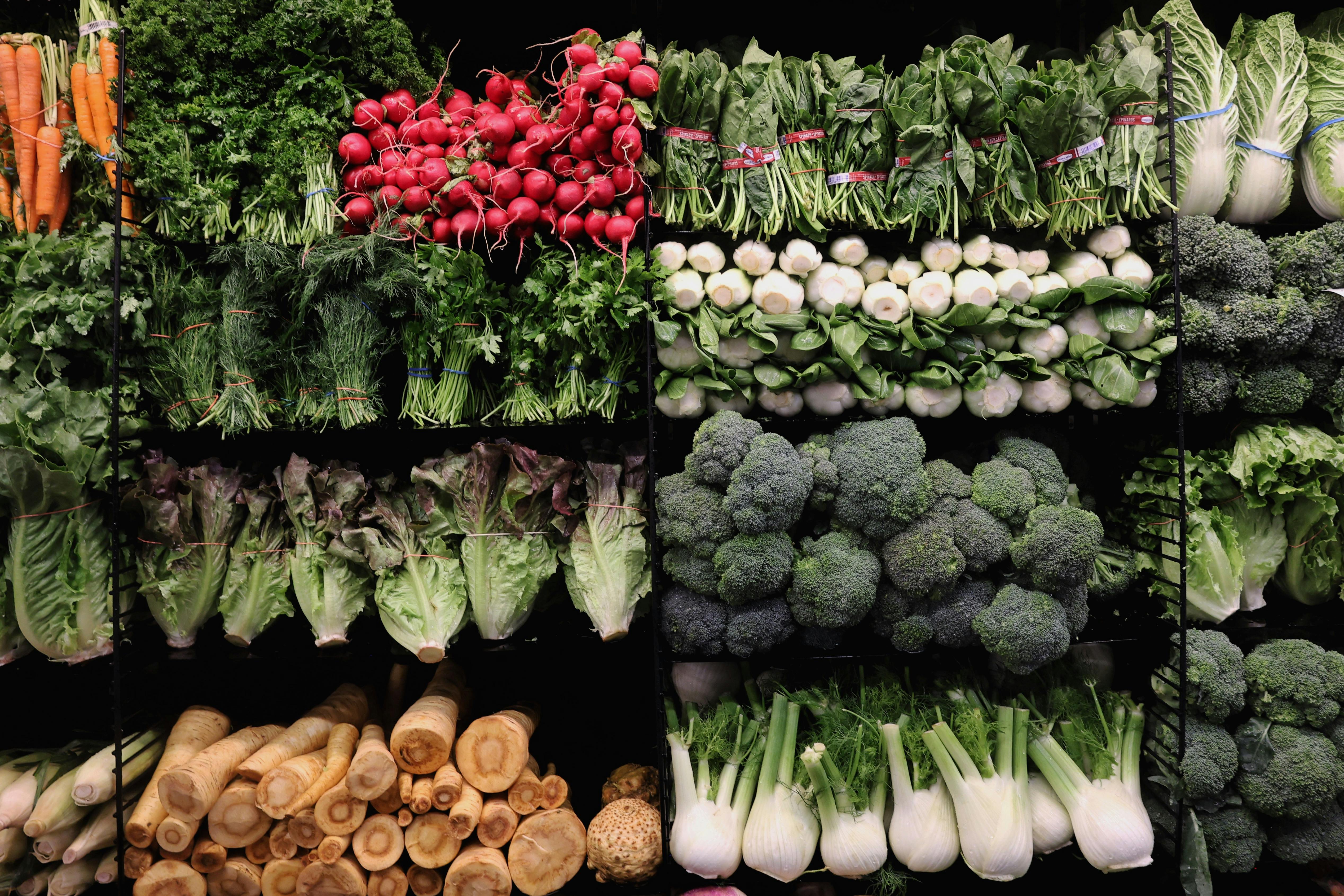 Cibo di stagione a dicembre: cosa mangiare per rinforzare il corpo e affrontare il freddo con gusto