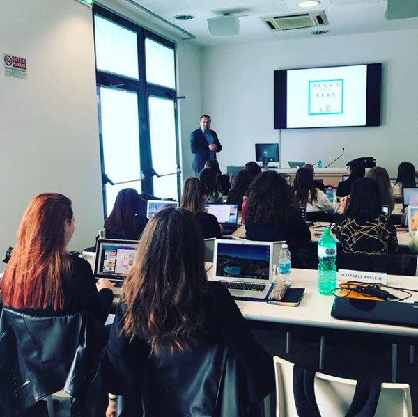 Testimonianza in aula Dott. La Rocca, Marketing Manager di Acqua dell'Elba