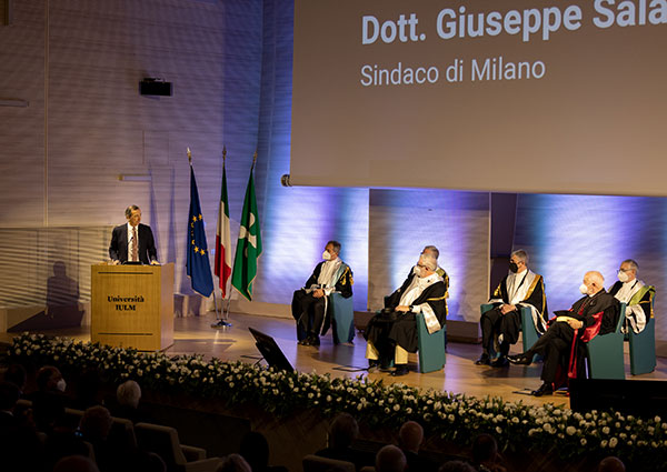 3. Saluto del Sindaco di Milano, Dott. Giuseppe Sala