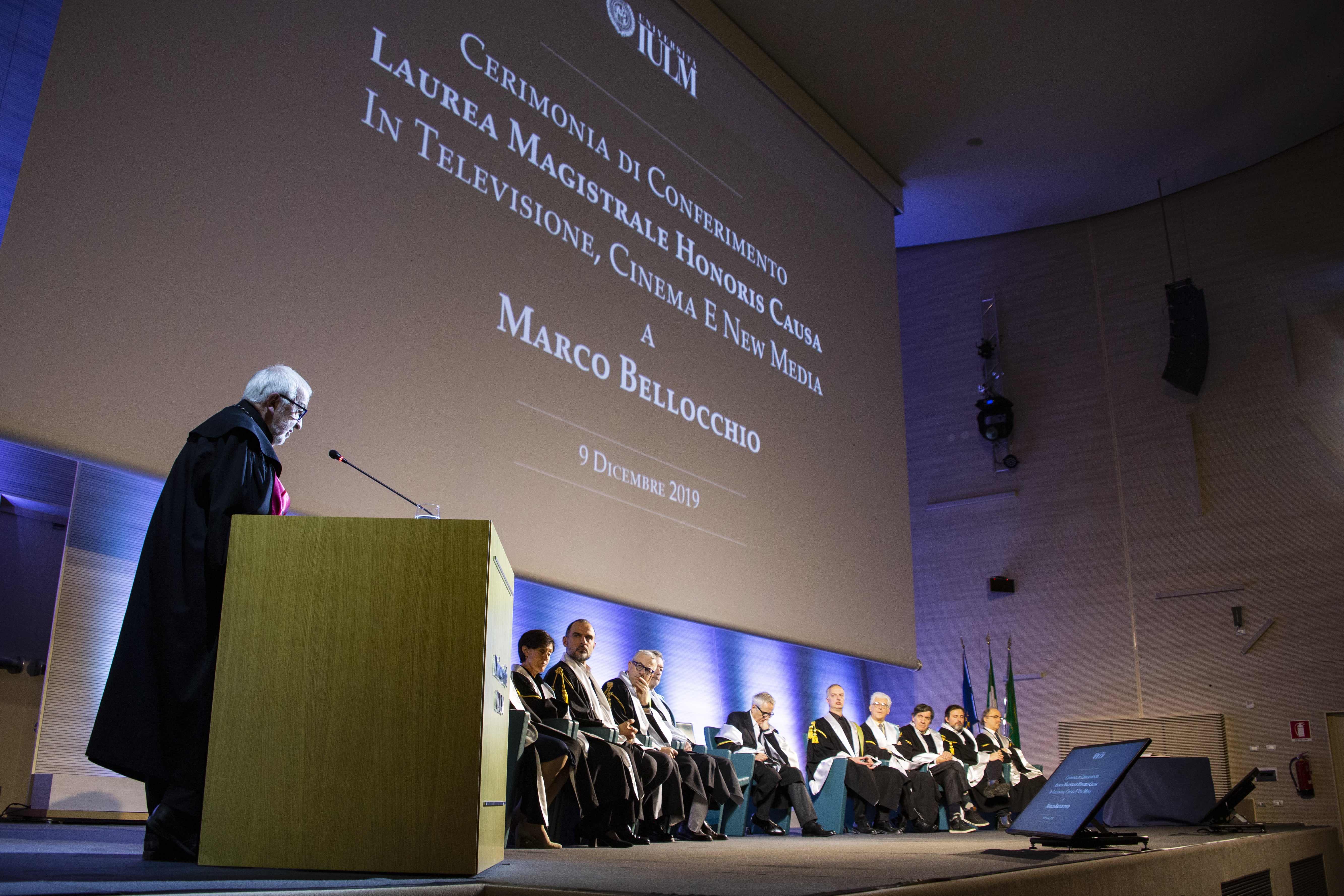 Il rettore Gianni Canova e la commissione di laurea