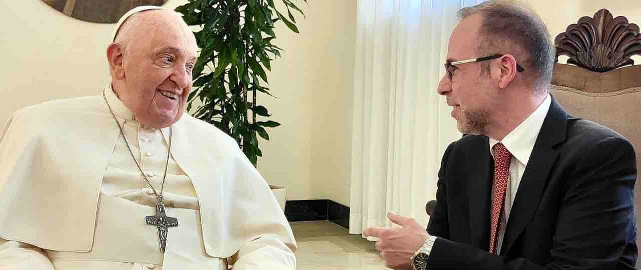 Fabio Marchese Ragona, ex allievo IULM, vince il Premio Biagio Agnes con l&rsquo;autobiografia di Papa Francesco