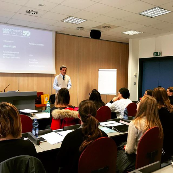 Testimonianza in aula di Cosmetica Italia